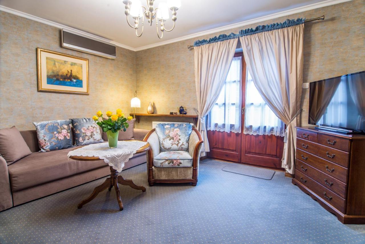 Hotel Dwa Ksiezyce Kazimierz Dolny Dış mekan fotoğraf
